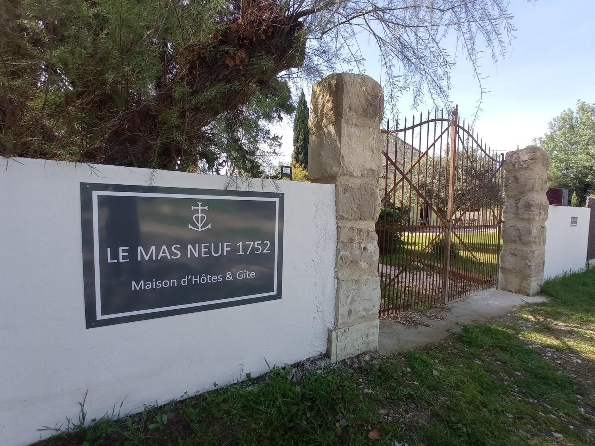 Le Mas Neuf 1752 アルル エクステリア 写真